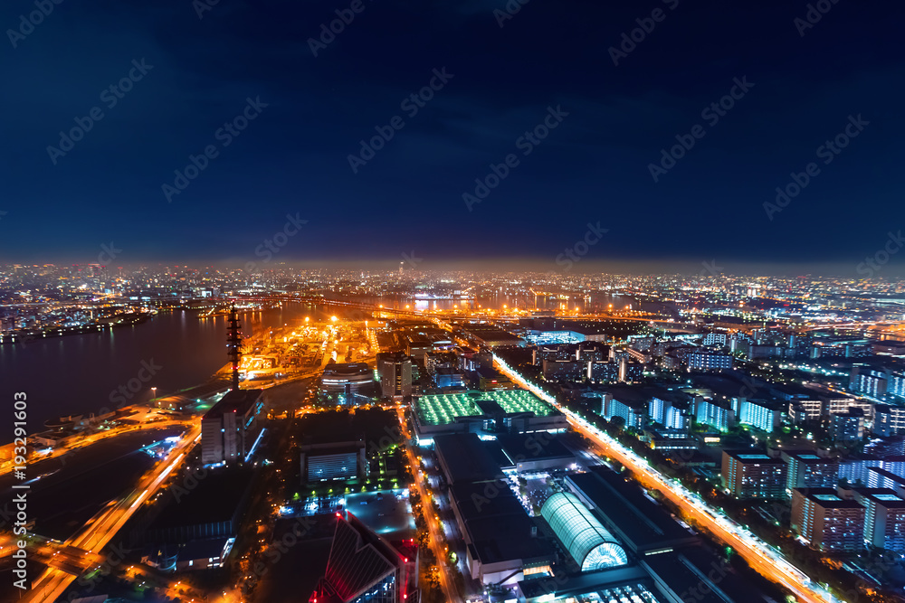 大阪湾港区夜间鸟瞰图