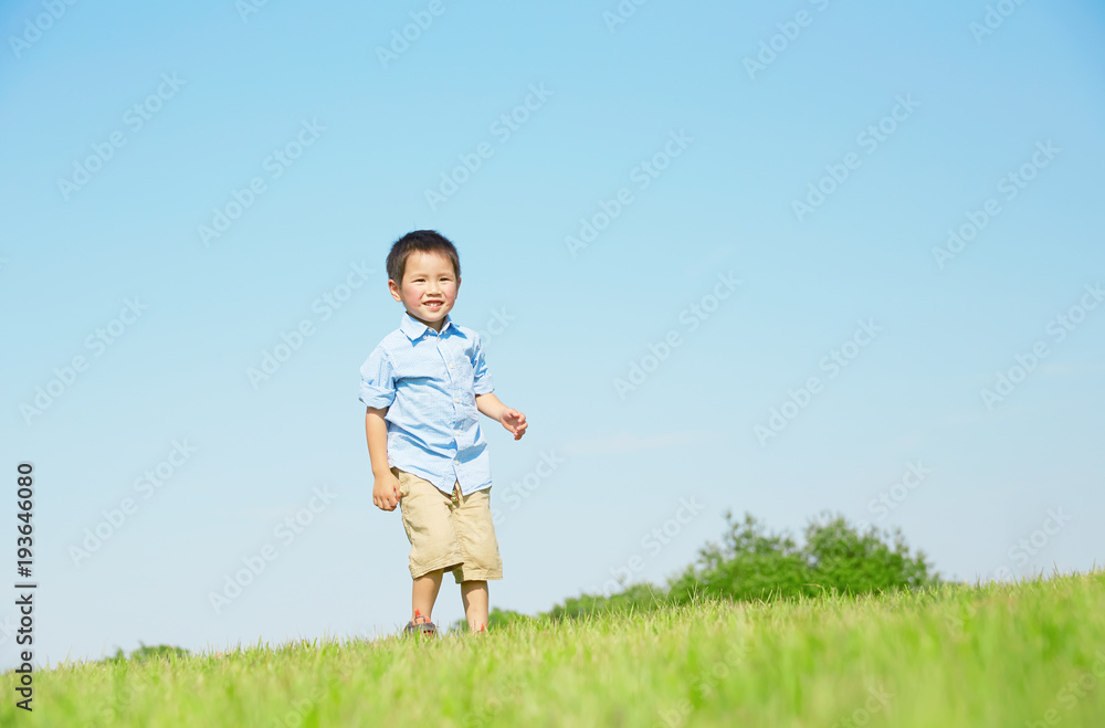 男の子　遊ぶ