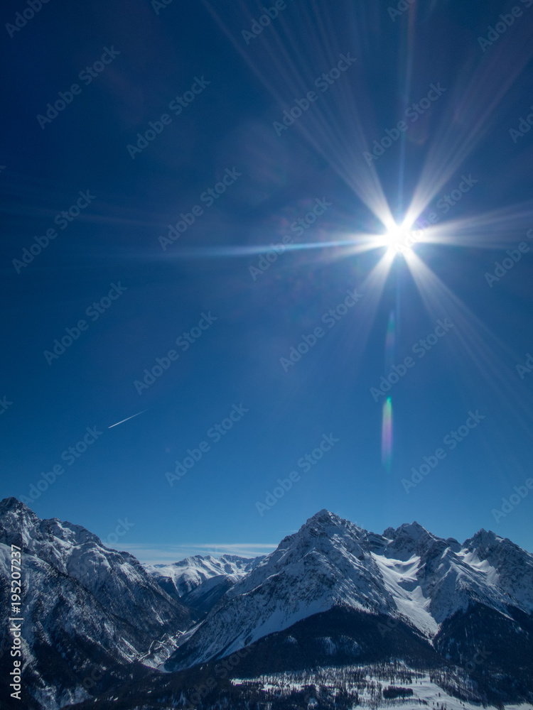 雪山上的阳光