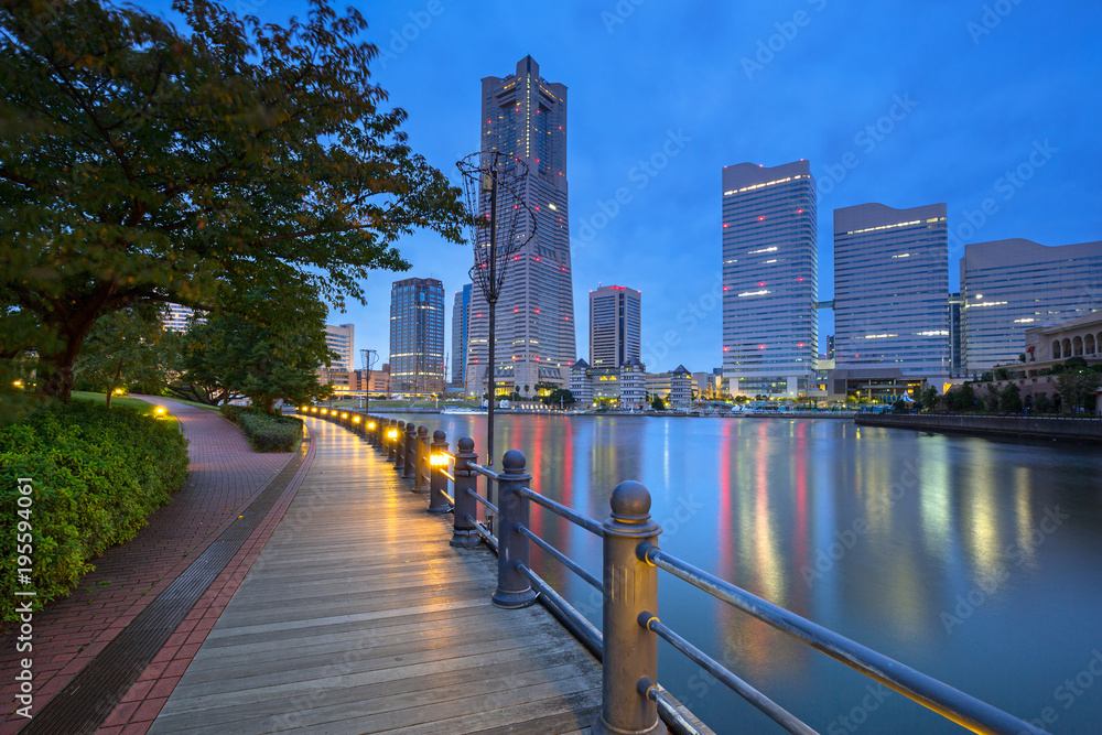 日本横滨市夜晚的城市景观