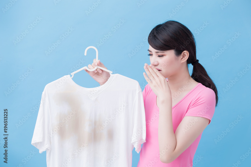 woman with dirty shirt