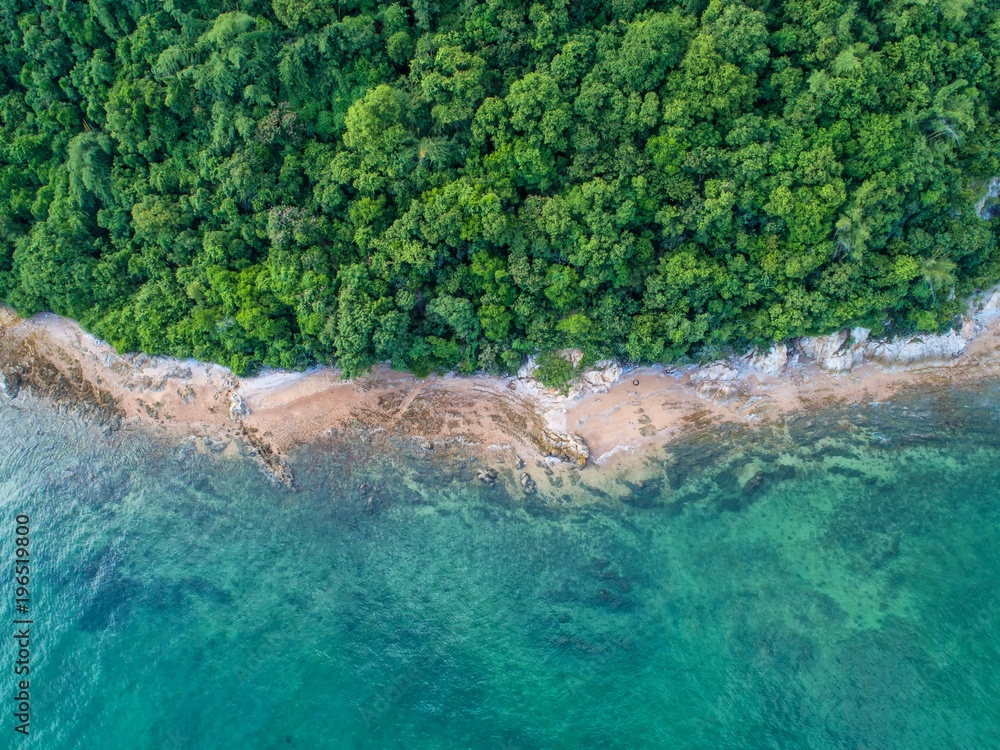 海景，俯视图，令人惊叹的自然背景。水的颜色和美丽的明亮。Az