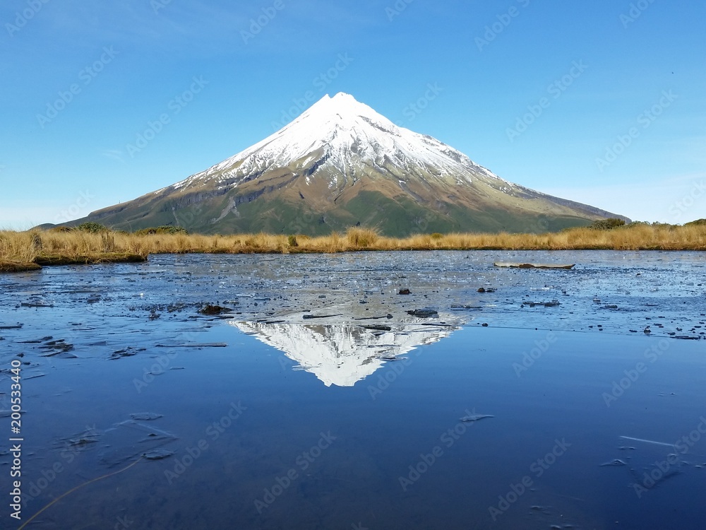 塔拉纳基山