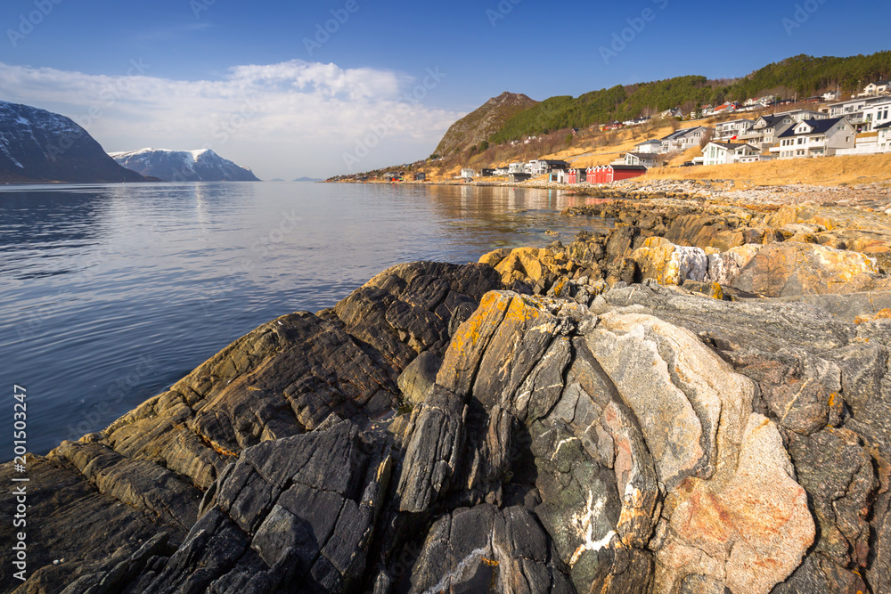 挪威西部海岸线的美景