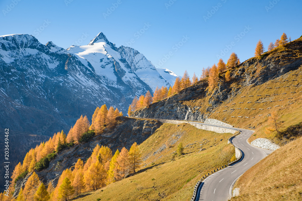 Großglockner Hochalpenstraße im Herbst