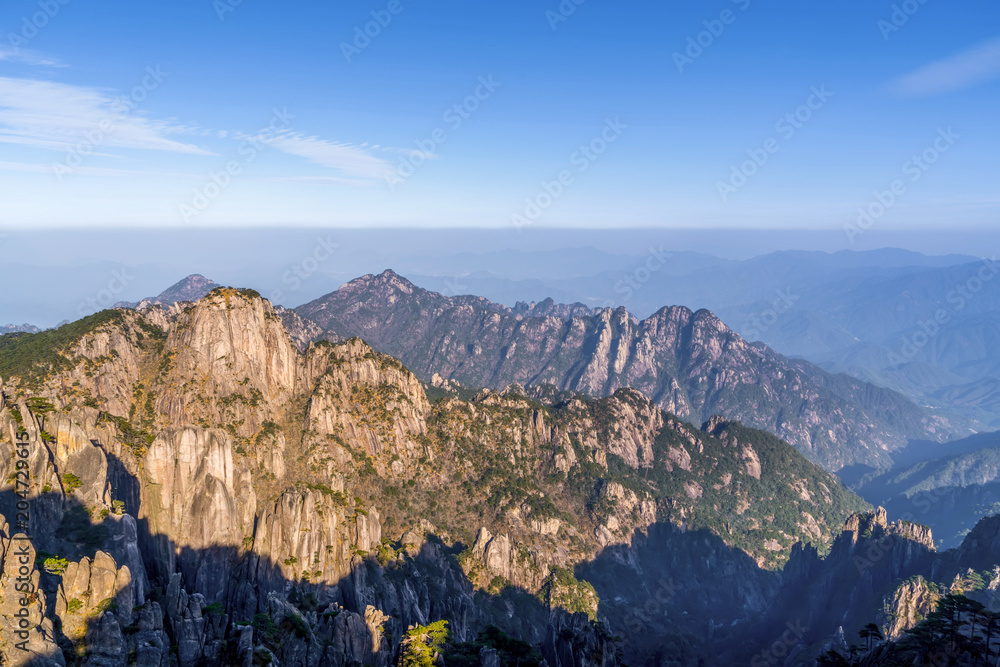 The beautiful natural scenery of Mount Huangshan