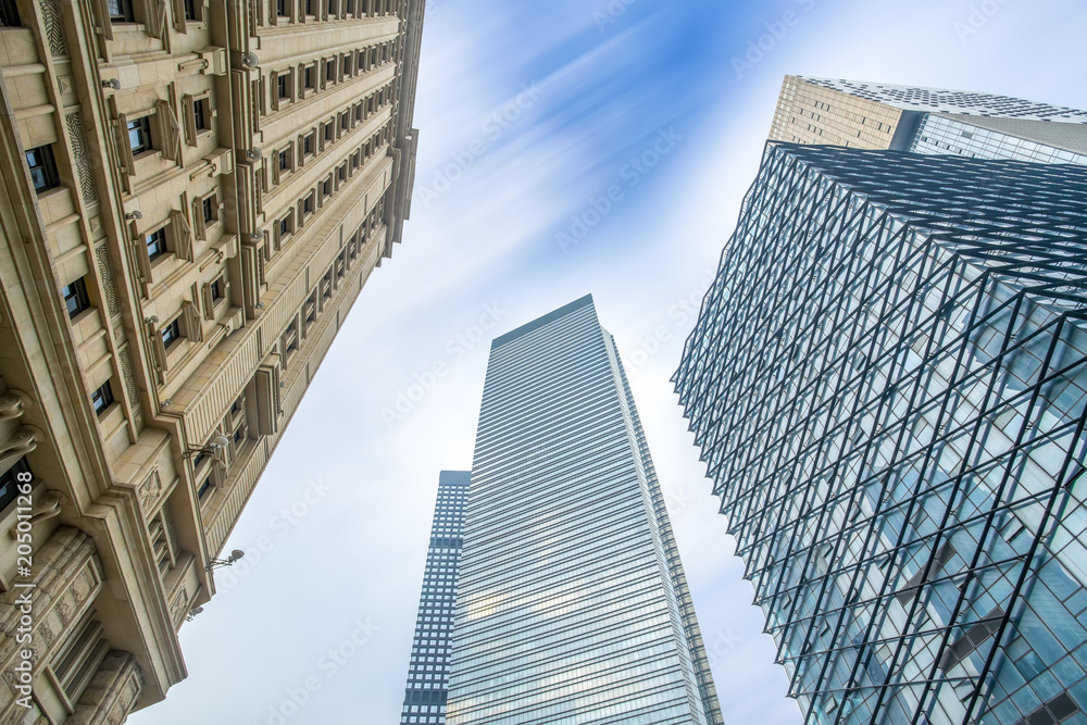 Skyscrapers are low - angle views in Chinese cities 。