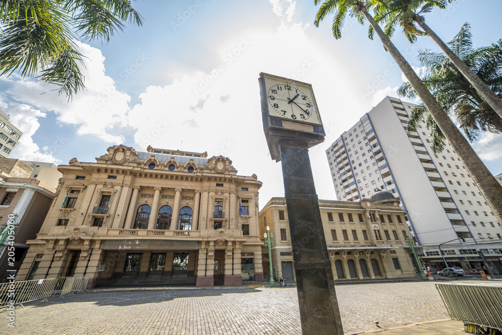 Old building. A large theater located in the city of Ribeirão Preto, state of São Paulo, first class