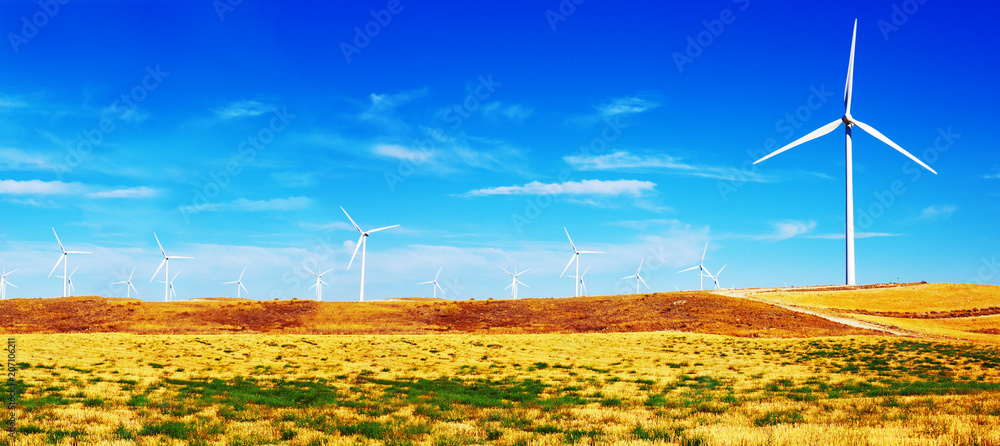 Tecnología e industria de energía.Ecología y medio ambiente.Parque eólico y electricidad.