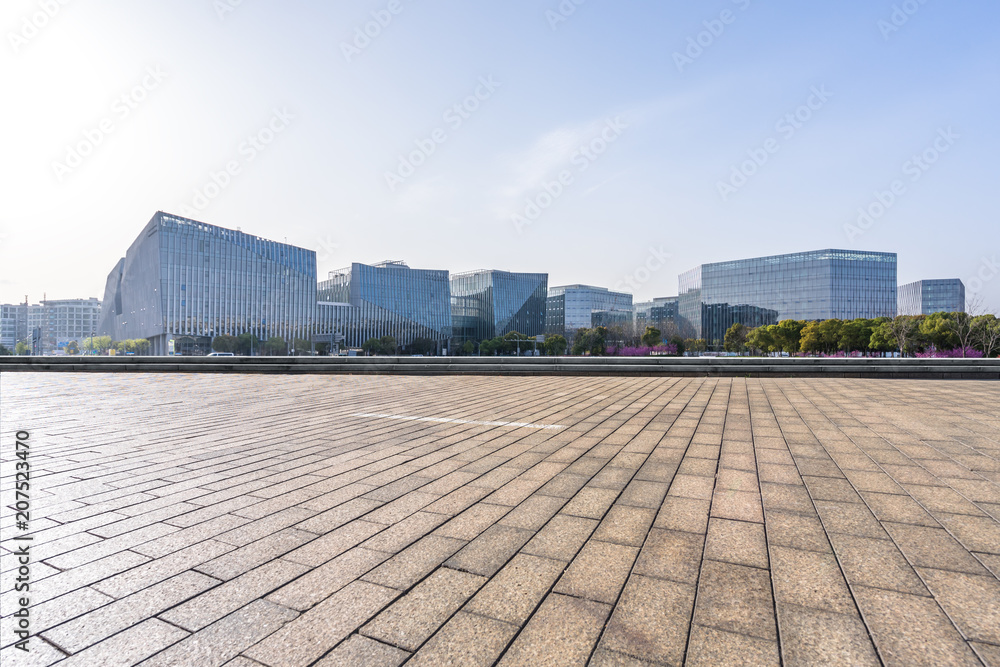 空广场的城市天际线