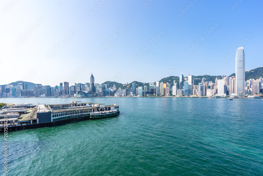 城市天际线全景