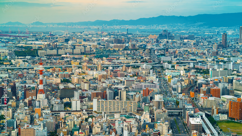 早晨鸟瞰大阪城市景观