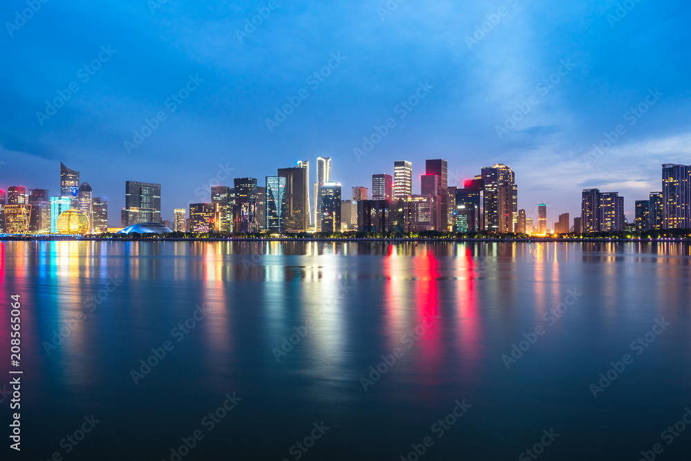 城市天际线全景