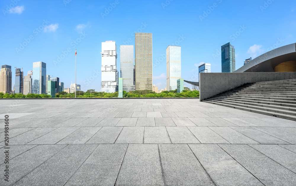 中国深圳的空置广场层和现代城市商业建筑