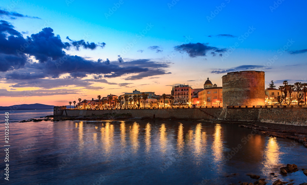 Alghero, Torre di Sulis al notte