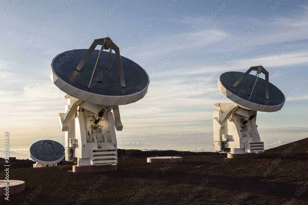 夏威夷大岛Mauna Kea Smithsonian亚毫米阵列：