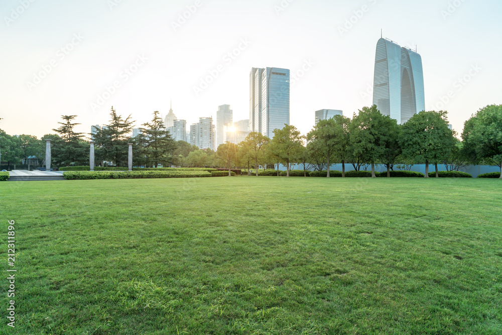 城市建筑与草原