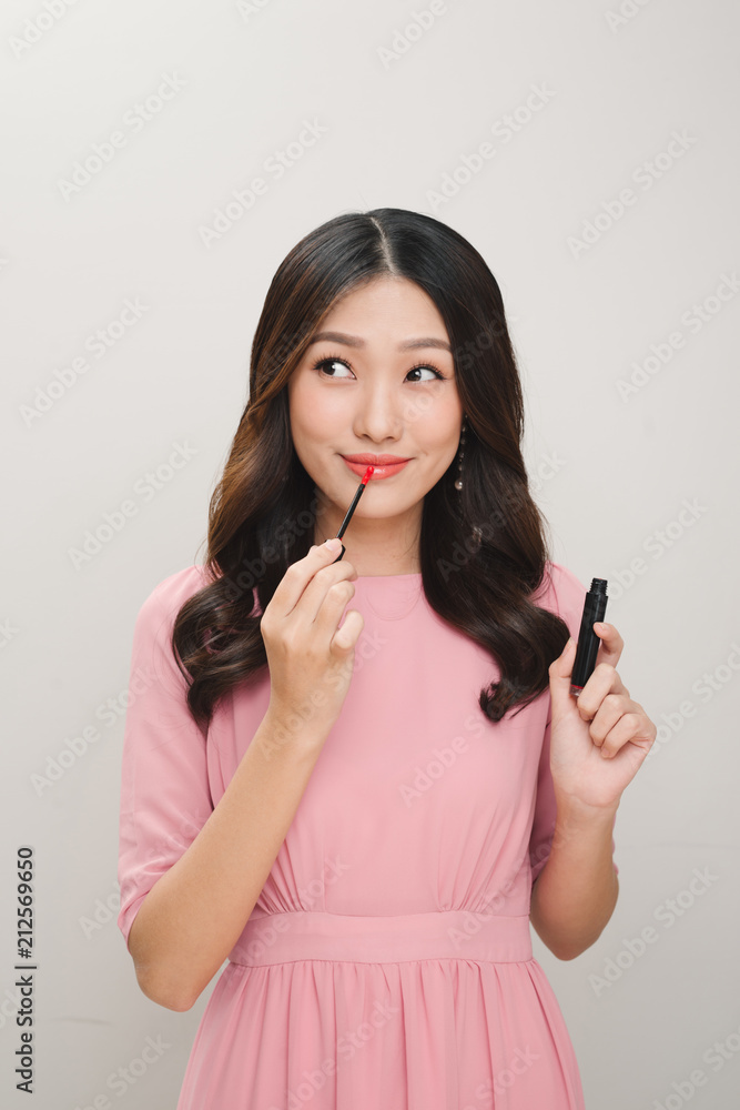 美丽女孩彩妆唇彩