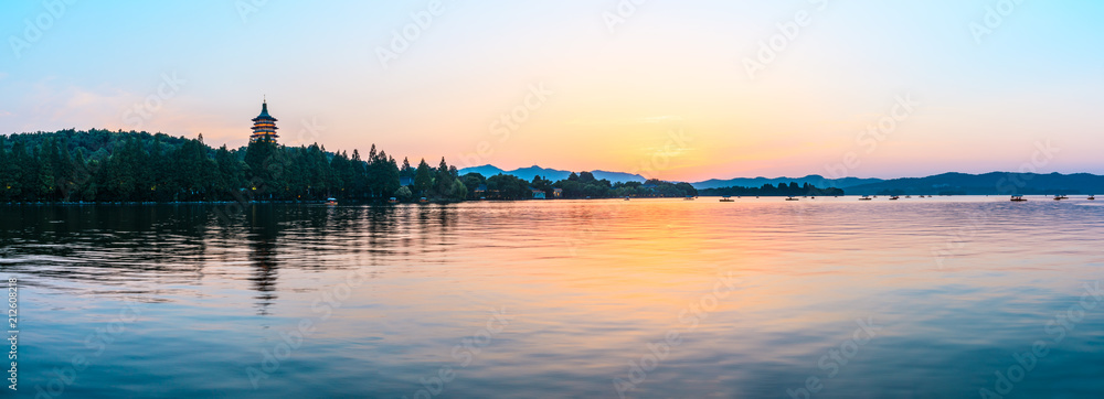 美丽的杭州西湖日落景观