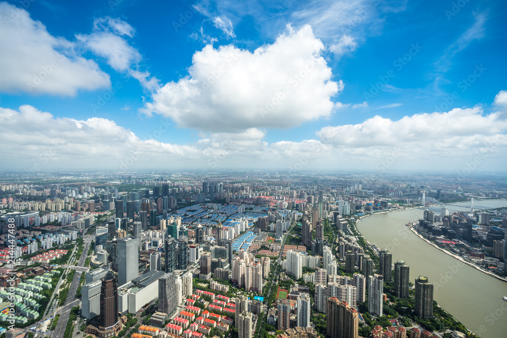 城市天际线全景