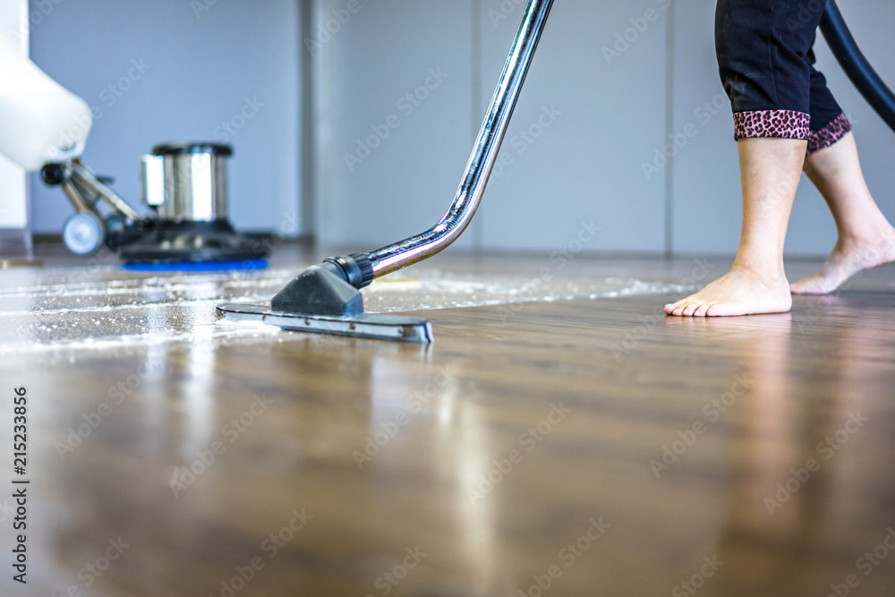 washing floor with machine