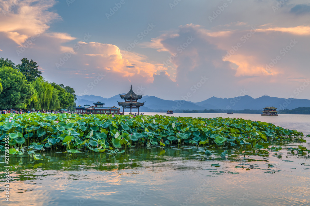 杭州西湖风景秀丽