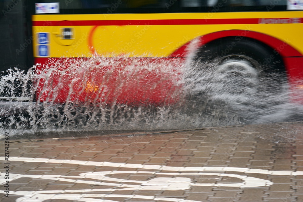 雨天公交车