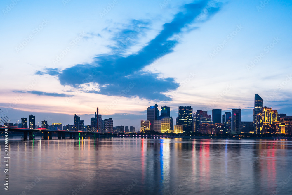 城市天际线全景