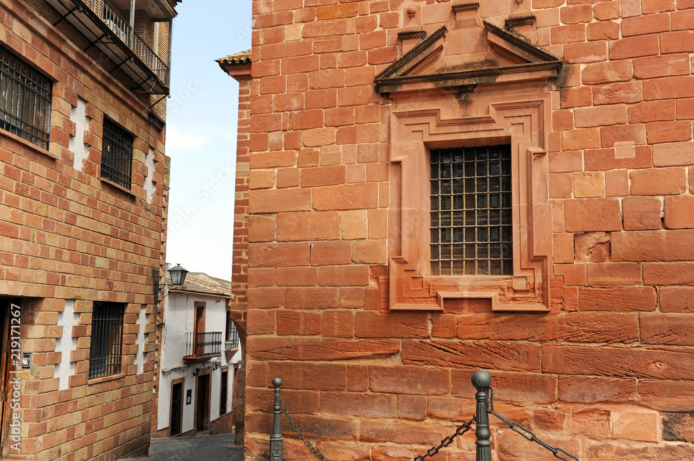 Calle de Montoro, edificios en piedra molinaza, provincia de Córdoba, Andalucía, España