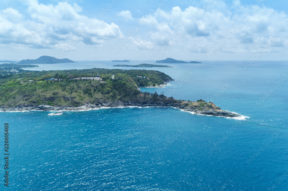 普吉岛，夏季美丽的风景和安达曼海的无人机鸟瞰图