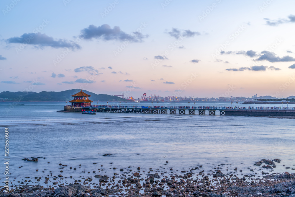 美丽的青岛海岸线……