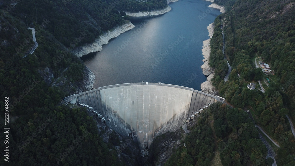 Contra dam，Valle Verzasca，提契诺，瑞士