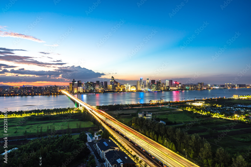 夜间城市交通