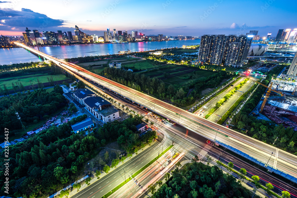 traffic in the city at night