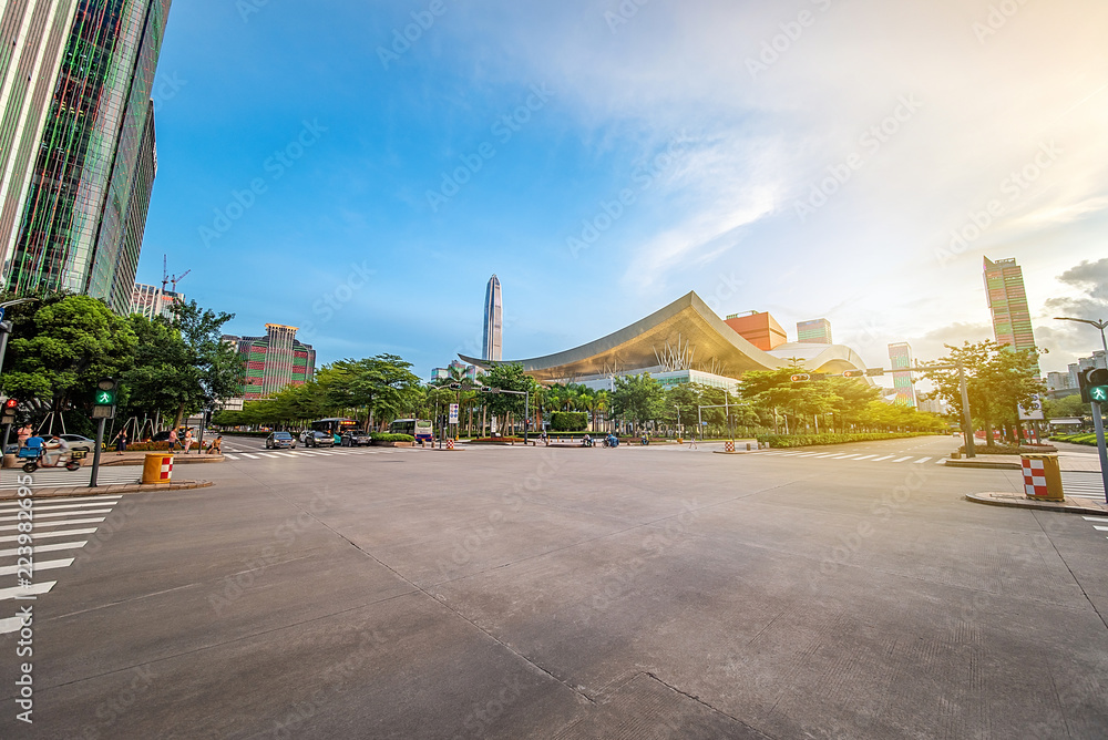 深圳市中心CBD建筑和人行道