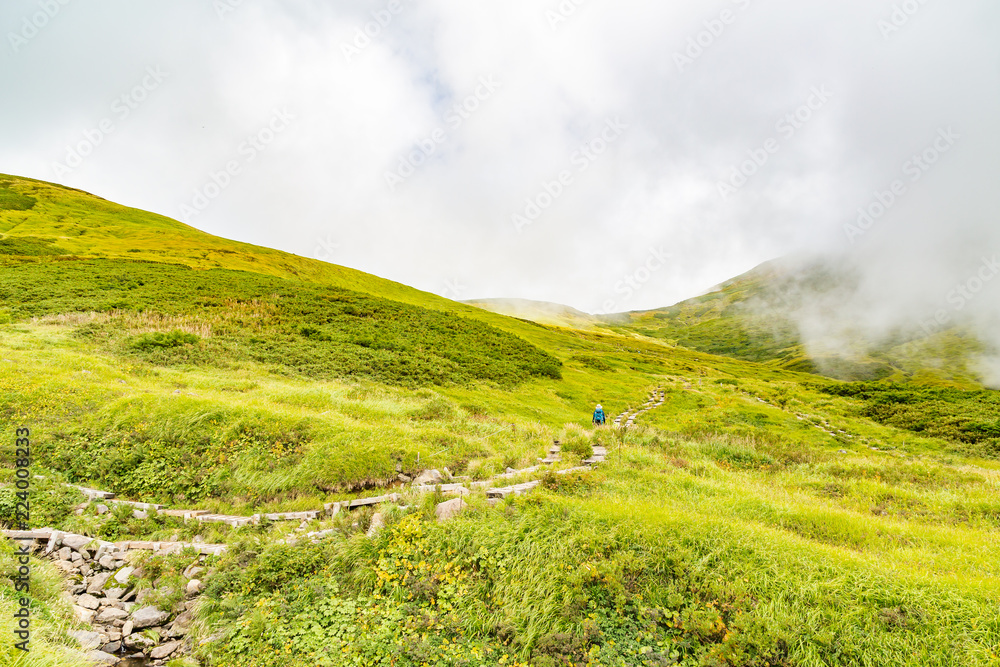 初秋の登山道　山形県月山