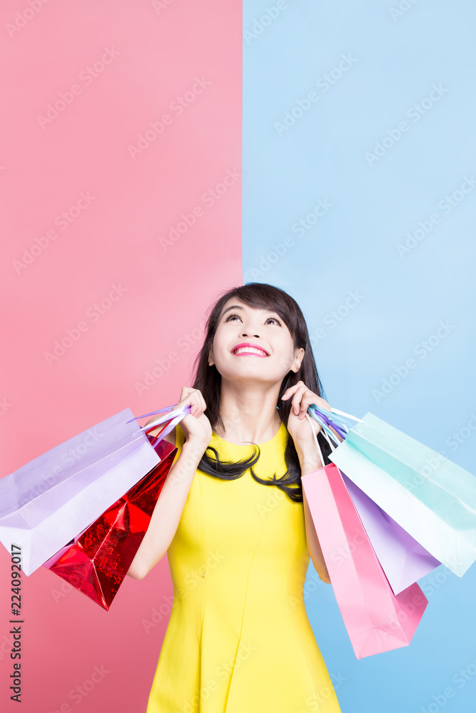 woman take shopping bag