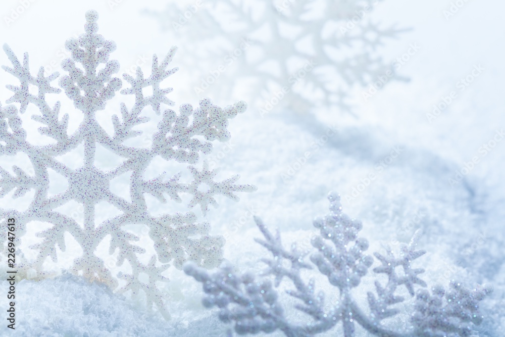 雪中人造雪花特写