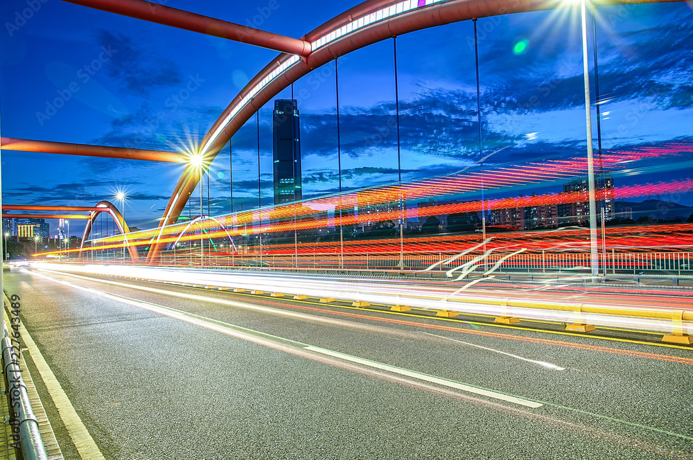  traffic light track / Shenzhen Rainbow Bridge night view