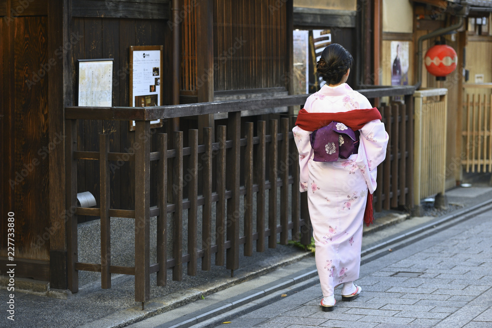 先斗町の着物美人