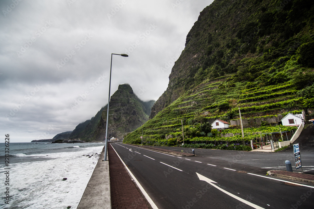 马德拉岛公路上的美丽风景