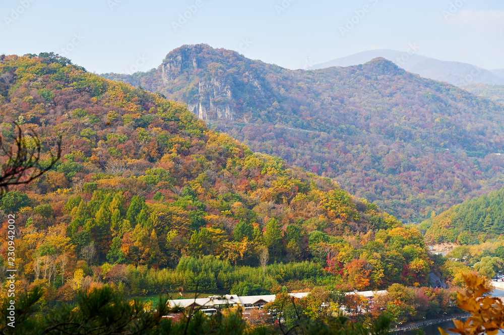 中国本溪关门山秋季风景区。