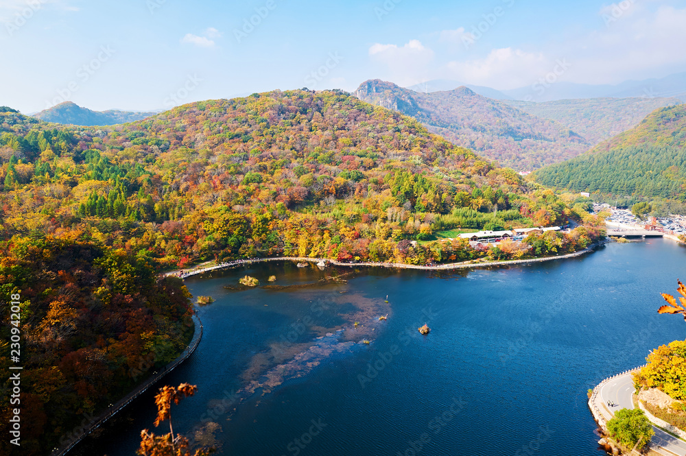 中国本溪关门山秋季风景区。