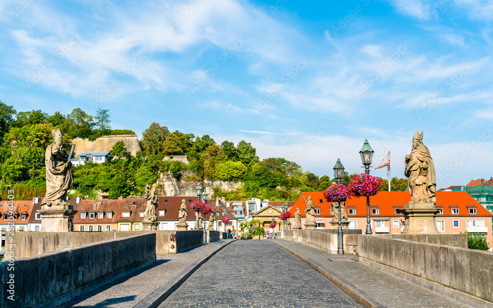 Alte Mainbrucke，德国维尔茨堡横跨美茵河的旧桥