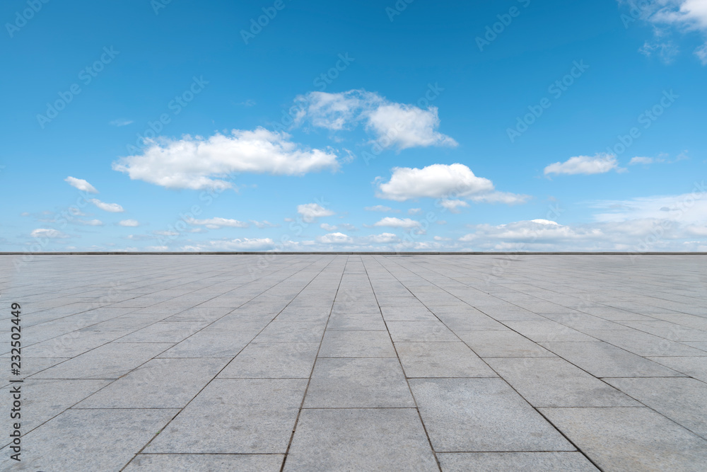 空荡荡的方瓦和美丽的天空风景