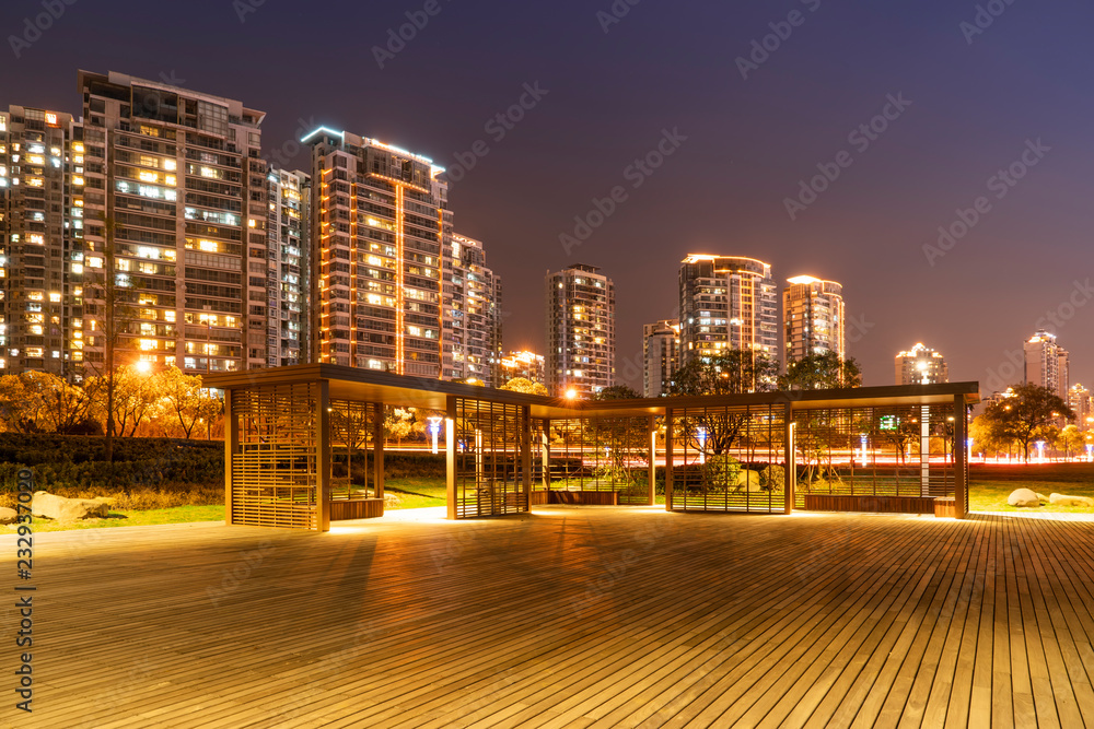 城市居民区休闲广场夜景