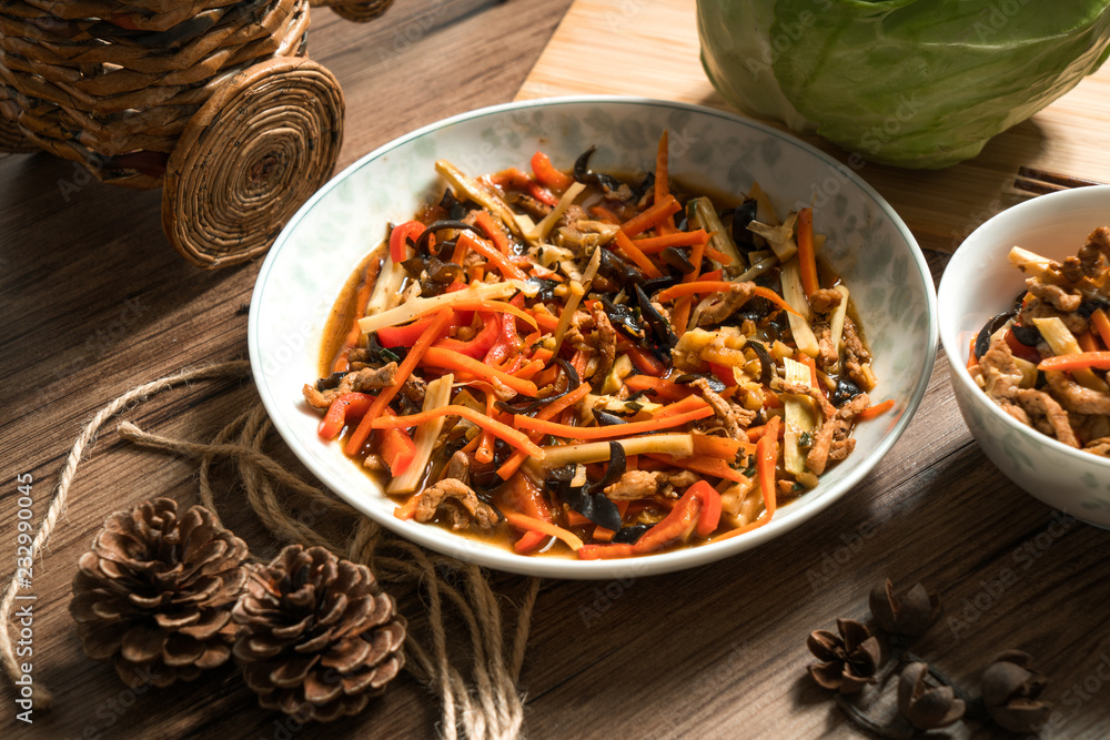 Chinese traditional food, Stir-fried Pork Strips in Fish Sauce