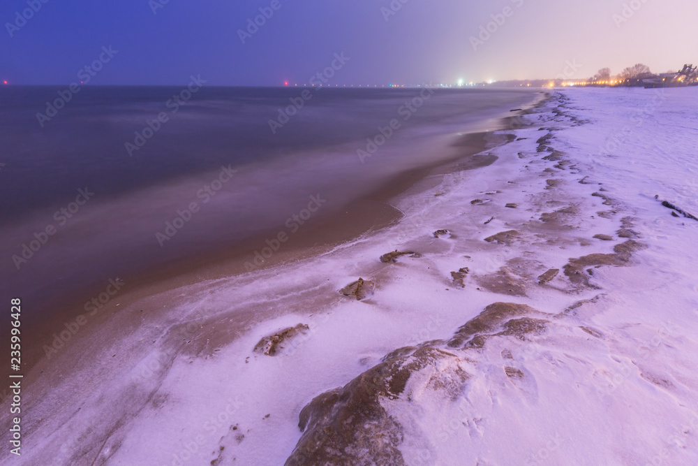 波兰格但斯克波罗的海的雪夜