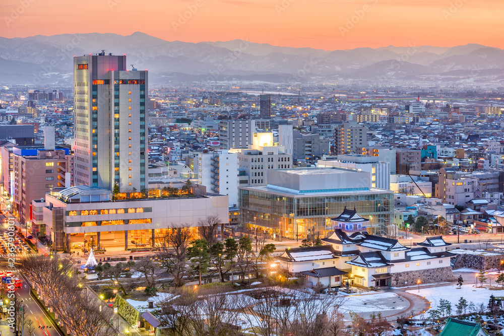 日本富山市市中心天际线