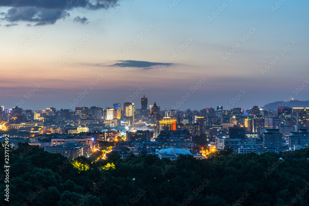 城市天际线全景